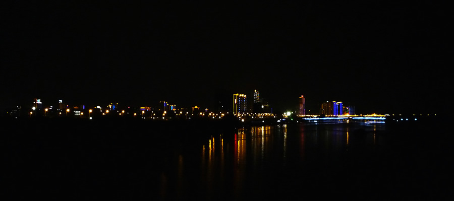 江滨夜景